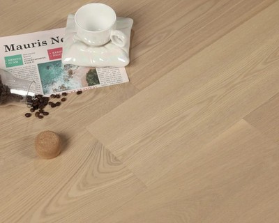 125㎡全屋通铺木地板，才有家的感觉